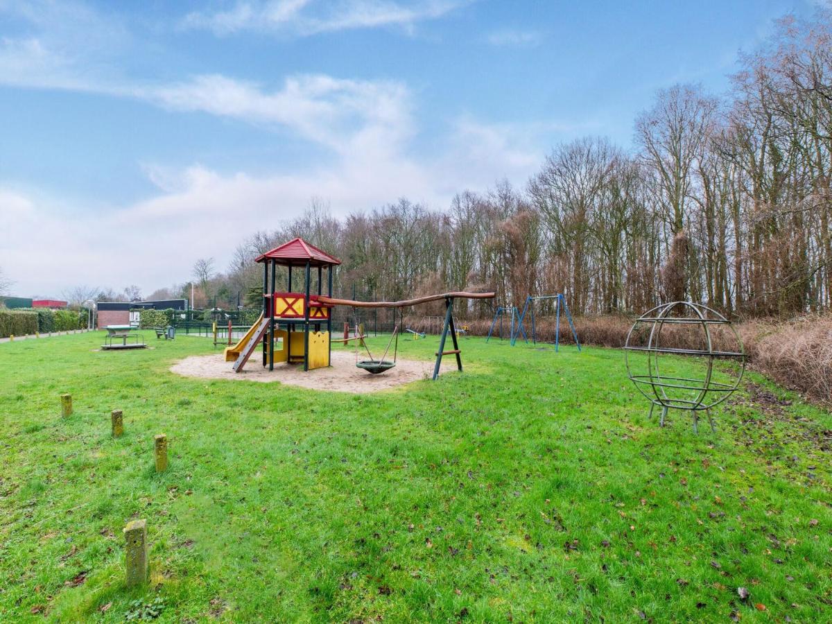 Endearing Holiday Home In Noordwijkerhout With Garden Bbq ภายนอก รูปภาพ